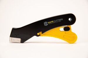 Lever Action 9 Safety Cutter