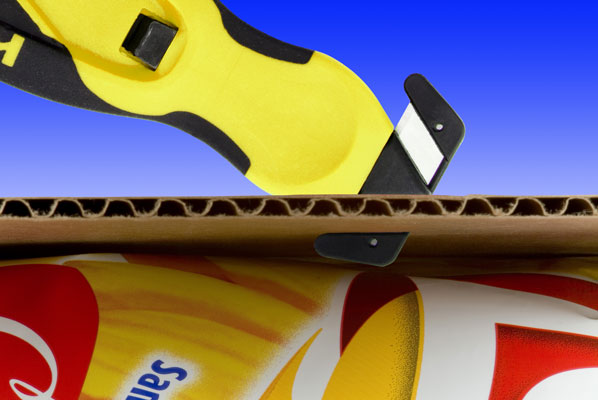 Klever-XChange-underside-RGB-th__04588.jpg Black and yellow Klever X-Change box cutter by Klever Innovations.