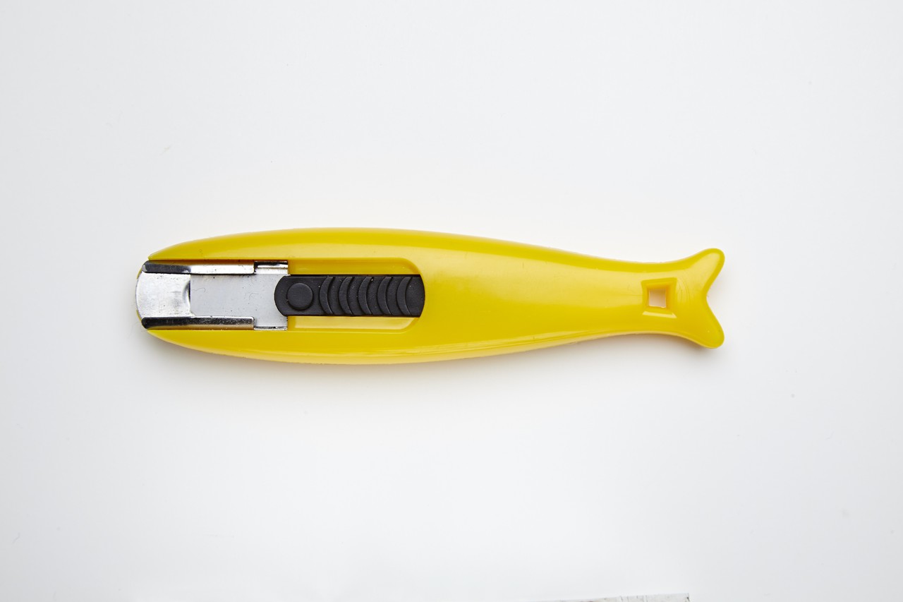 business-safety-cutting-e1440610626274__96370.jpg Fish Style Safety Box Cutter
